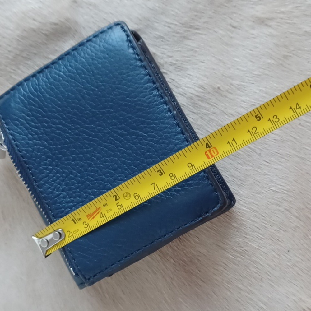 Michael Kors Wallet - Picture 10 of 16